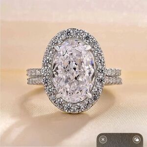 GORGEOUS ❤️Oval Halo Diamond Ring in Silver Moissanite 3carat gold plated